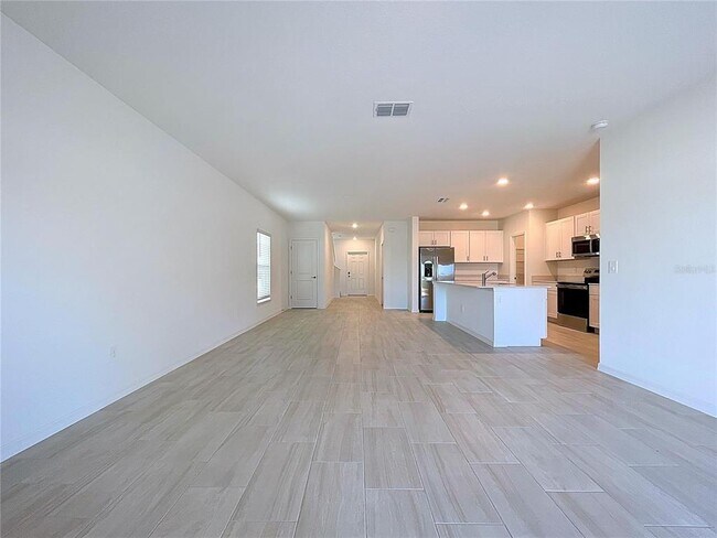 Building Photo - 17498 Happytrails St