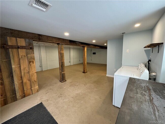 Building Photo - 317 Overlook Ct