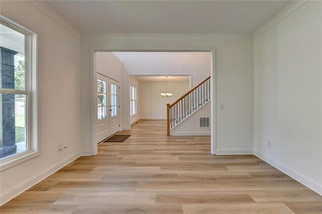 Building Photo - 9135 Fox Trail Ln