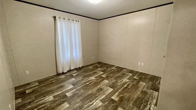 Building Photo - 1203 Thicket Ct