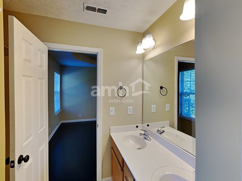 Building Photo - 1602 Twin Ledge Ct