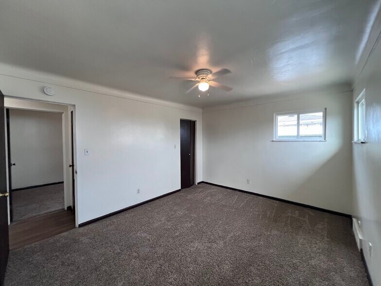 Building Photo - 609 8th St