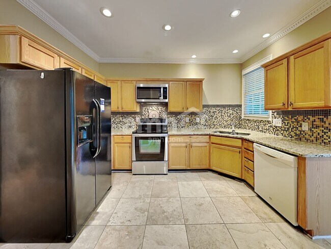 Building Photo - 12617 Waterlow Park Ln