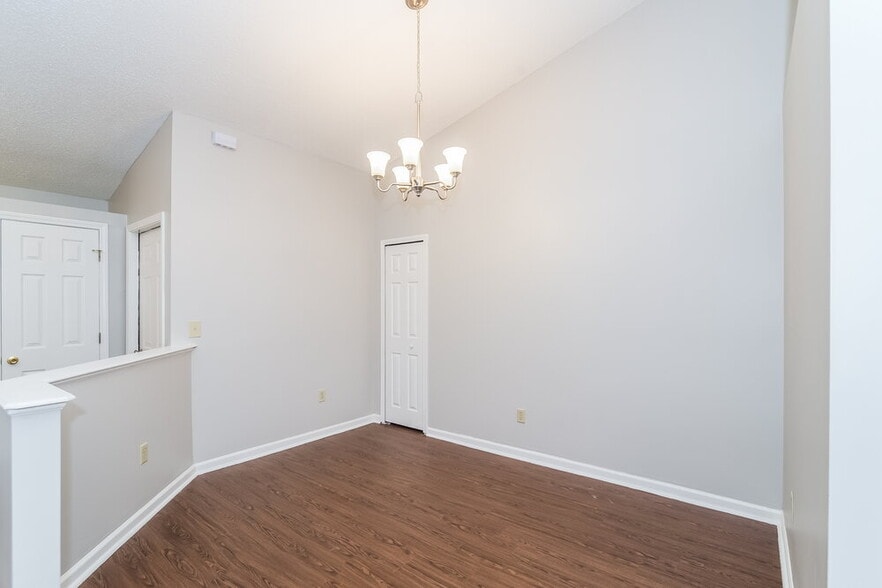 Building Photo - 3268 Avalon Dr