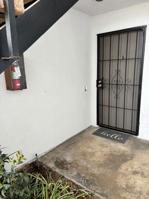 Building Photo - 816 Amigos Way