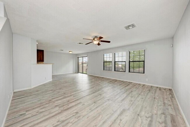 Building Photo - 530 Sheep Trail Dr