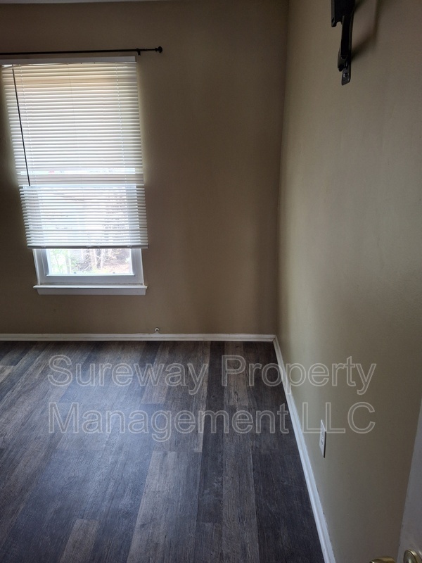 Building Photo - 12 W Wayne Terrace