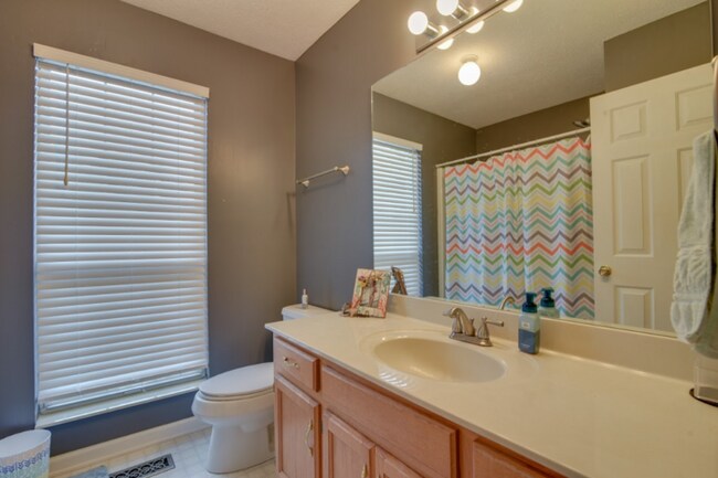 Building Photo - Beautiful 4BR Mt. Juliet Home in Top Schoo...