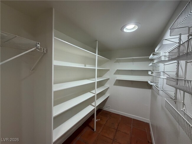 Building Photo - 908 Vegas Valley Dr