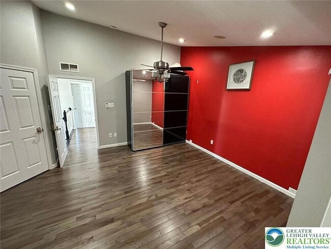 Building Photo - 112 Knollwood Dr