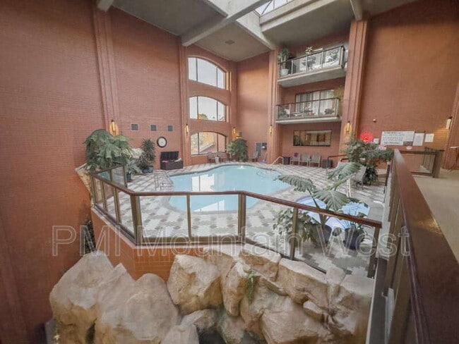 Building Photo - 171 E 3rd Ave