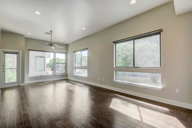 Building Photo - 304 W Alpine Rd