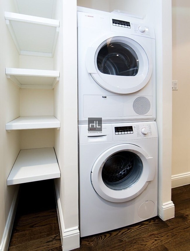 Building Photo - 502 E 73rd St