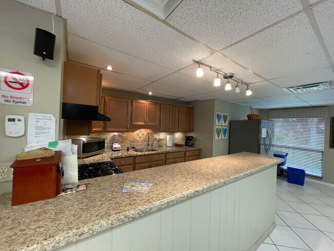 Building Photo - 250 NE 20th St