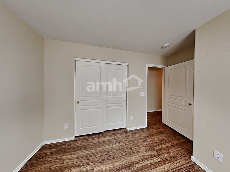 Building Photo - 24160 W Lasso Ln