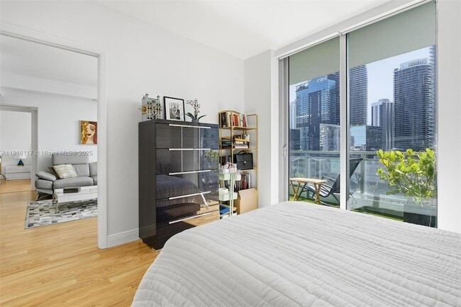 Building Photo - 92 SW 3rd St