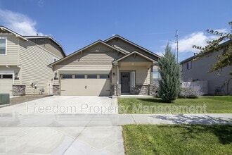 Building Photo - 6218 W los Flores Dr
