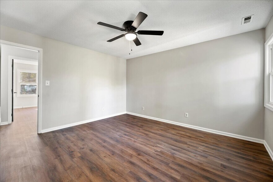 Building Photo - 5508 Kaplan Dr