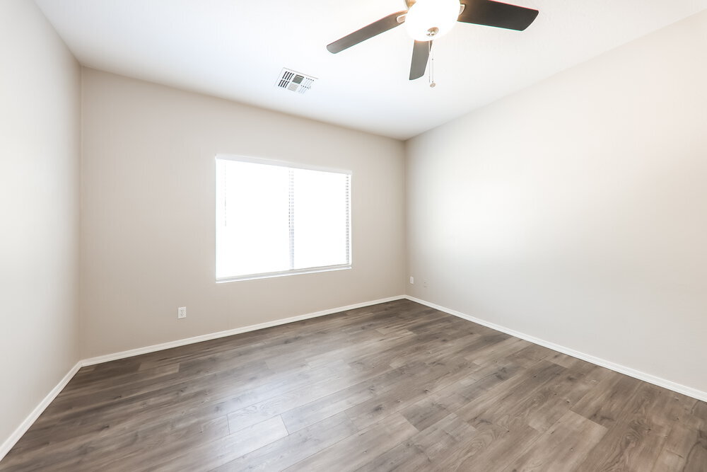 Building Photo - 13275 N Primrose St