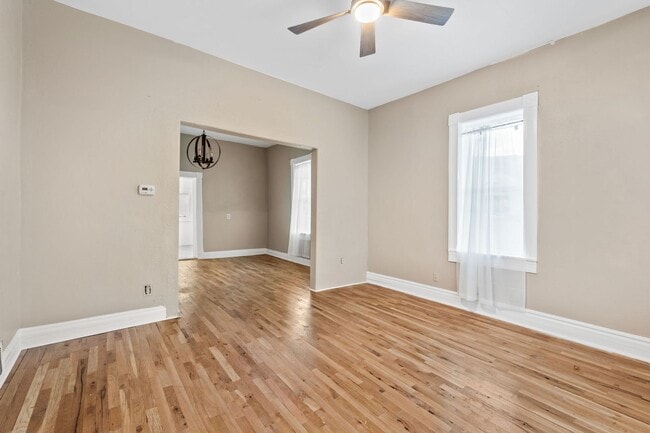 Building Photo - Classic Downtown Home