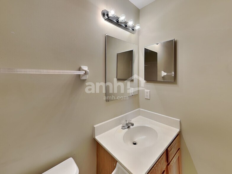 Building Photo - 3812 Wolf Creek Rd