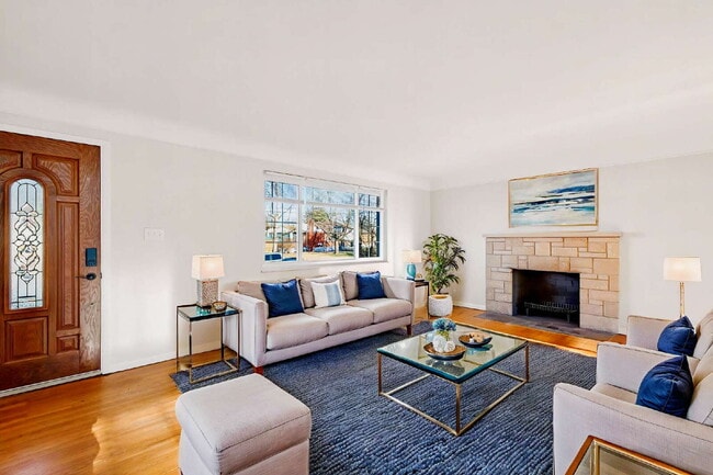 Building Photo - 8980 Cherry Blossom Ln