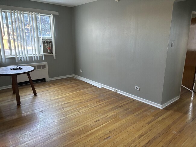 Building Photo - 1101 S Bellaire St