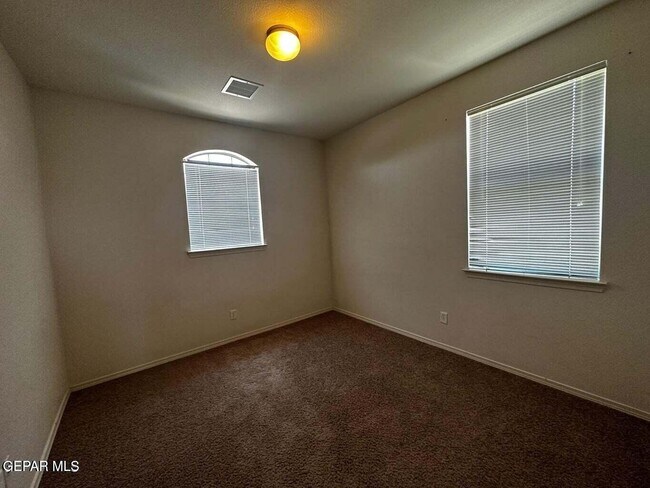 Building Photo - 5017 Lone Cactus Ct