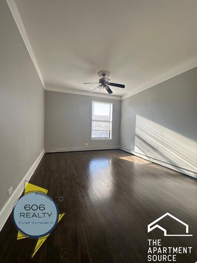 Building Photo - 5852 S King Dr