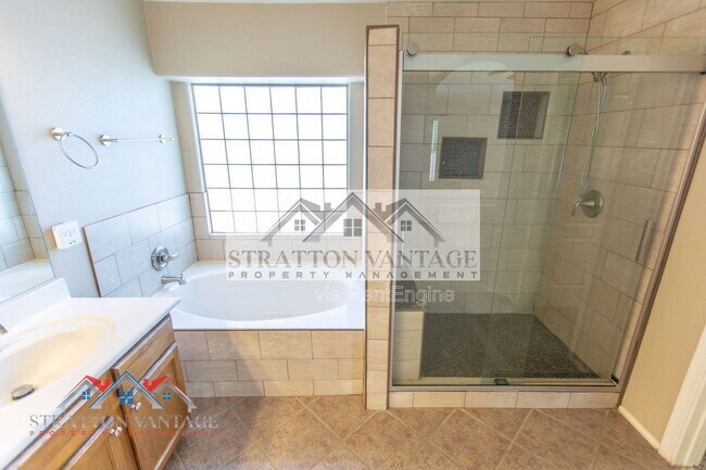 Building Photo - 4808 W Allen St