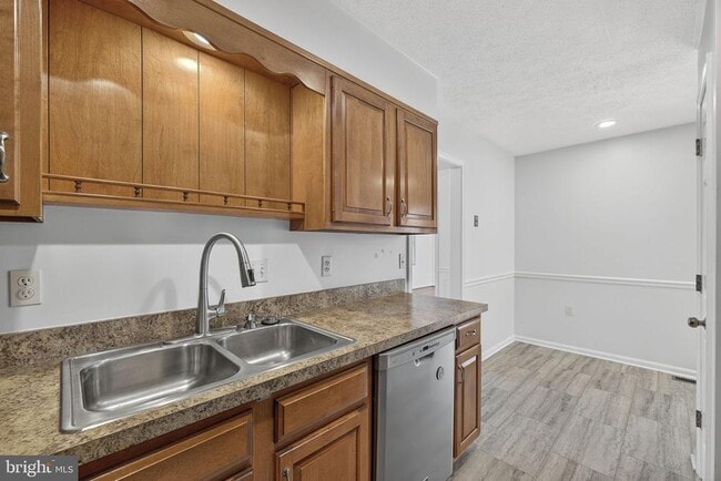 Building Photo - 1984 Cidermill Ln