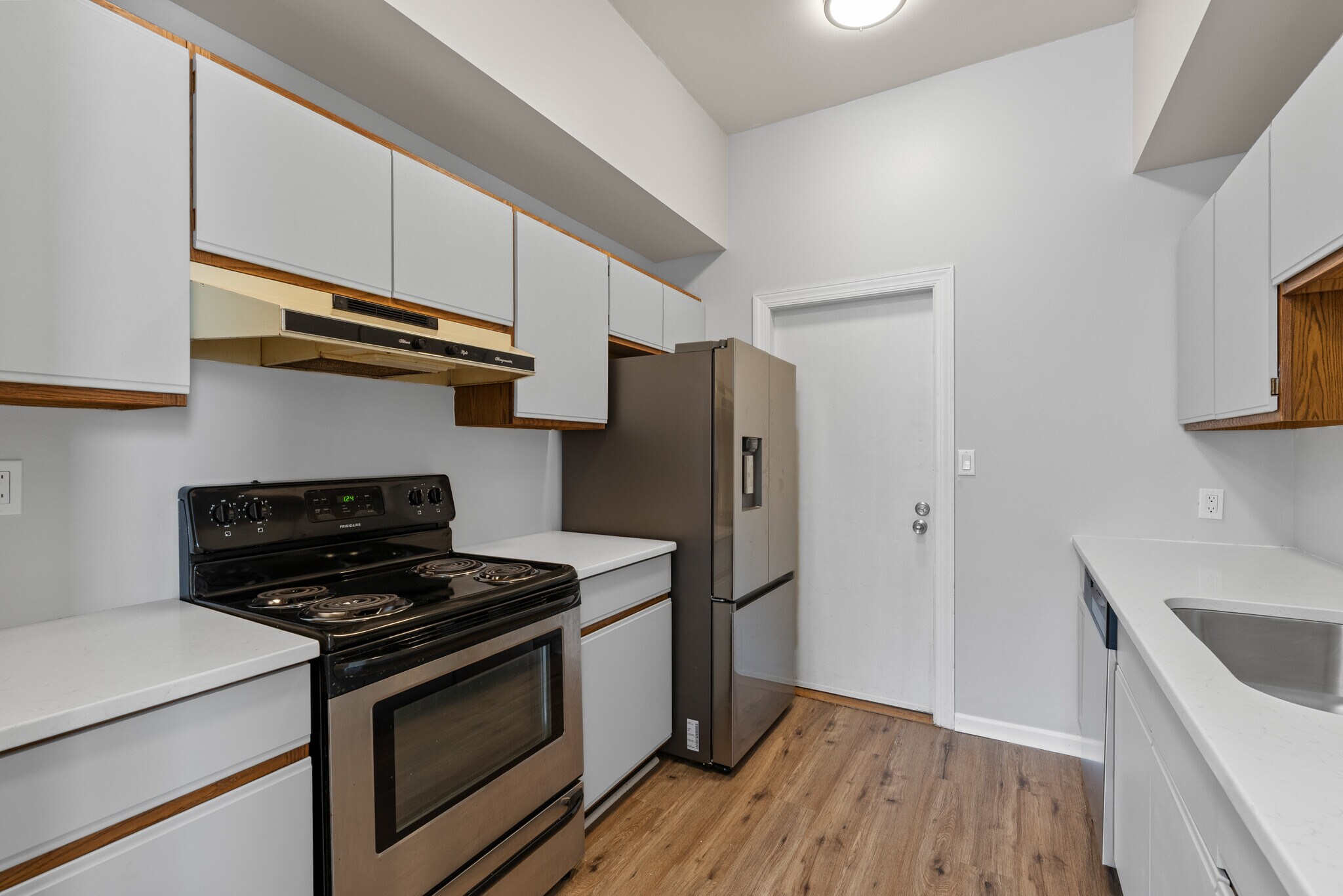 Building Photo - 1740 N Arlington Pl