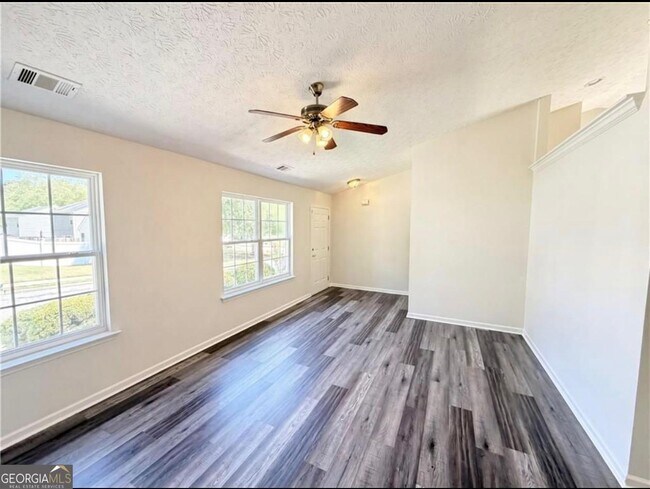 Building Photo - 503 Oakleaf Ct