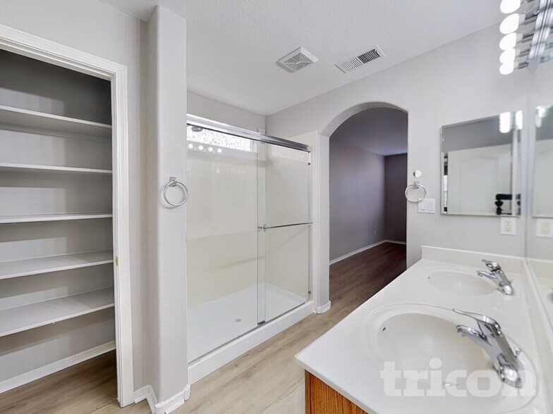 Building Photo - 5901 Storyteller Rd NW