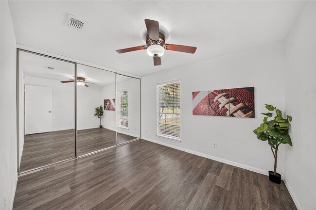 Building Photo - 18706 Clover Glen Ln