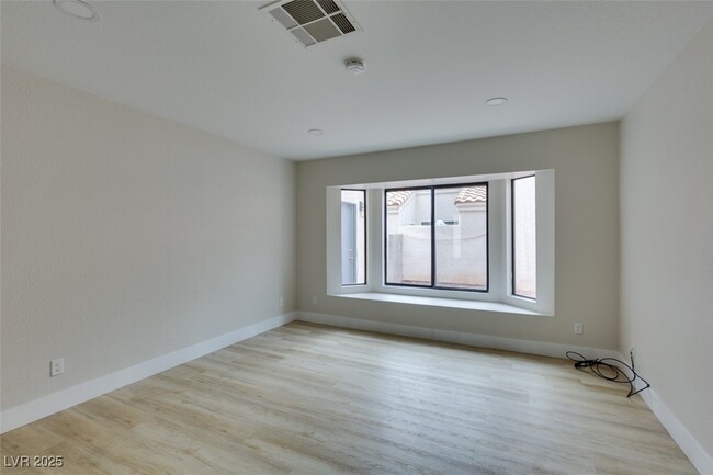 Building Photo - 2337 Chatfield Dr