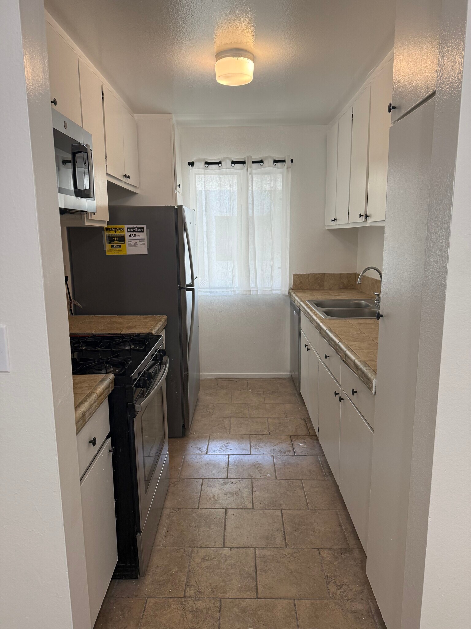 Kitchen - 20134 Leadwell St