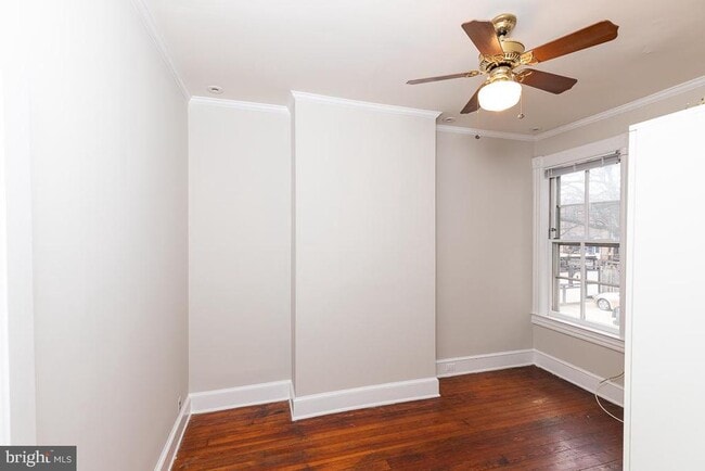 Building Photo - 315 12th St SE