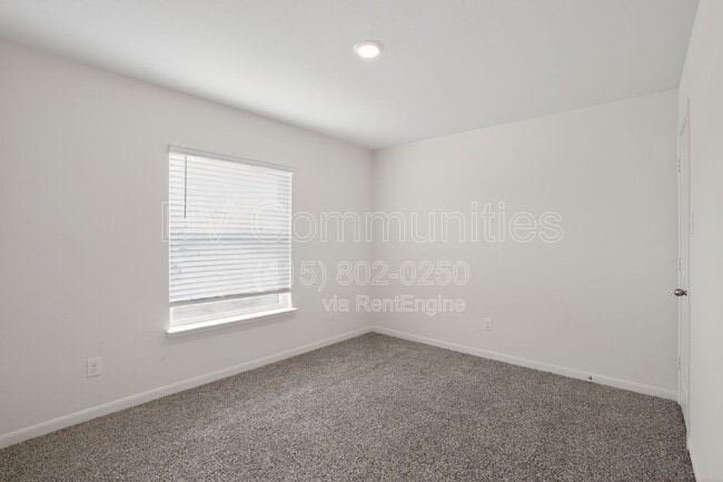 Building Photo - 512 Albert Anthony St