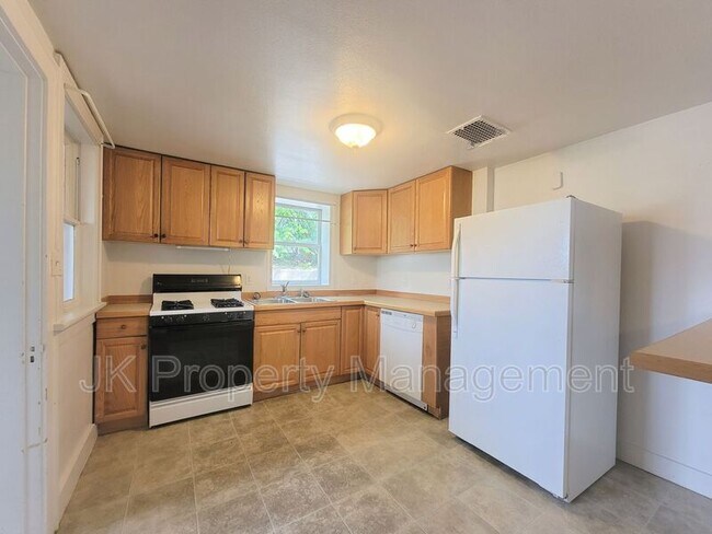 Building Photo - 2118 1st Ave N