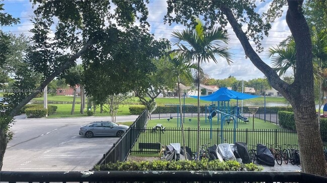 Building Photo - 8781 Wiles Rd