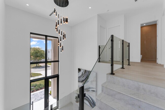 Building Photo - 239 NE 11th St