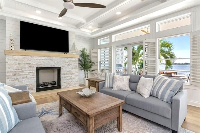 Building Photo - 644 Boca Ciega Isle Dr