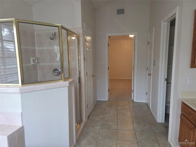 Building Photo - 28 Warbler Ave