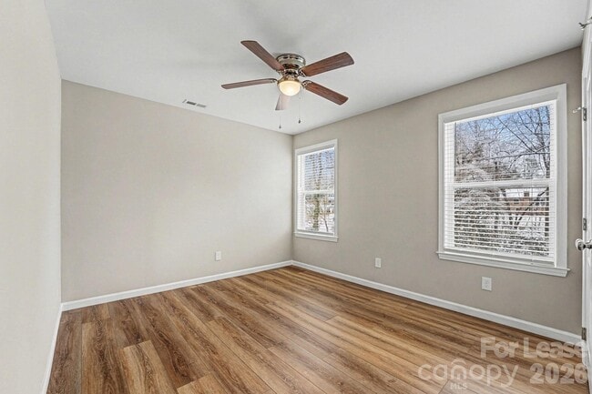 Building Photo - 931 E Front St