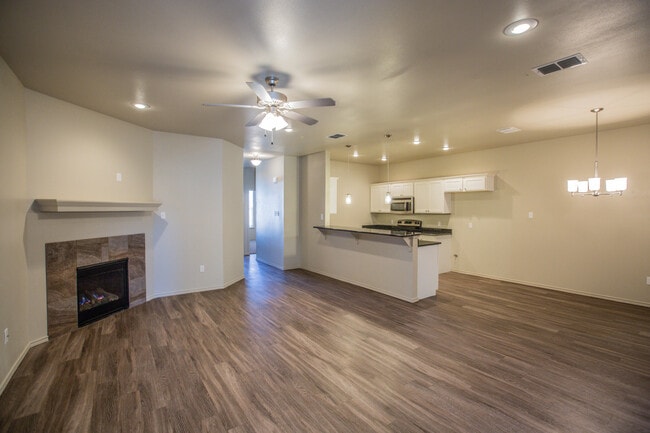 Building Photo - Pre-Leasing - Eye-Catching Home with a Bathroom in Every Bedroom!