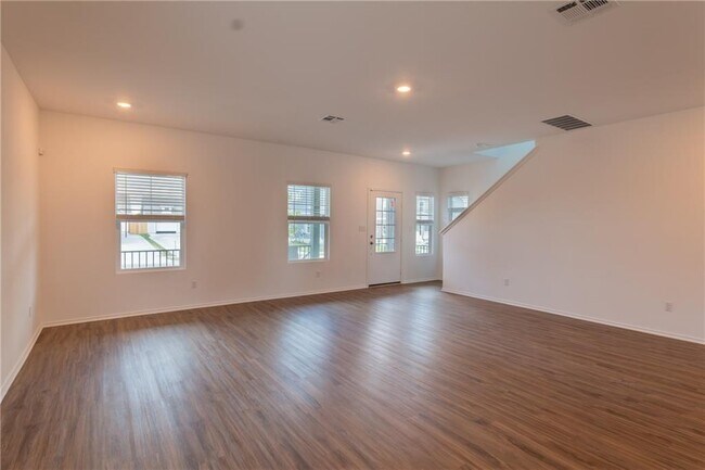 Building Photo - 1437 Weatherford Ln