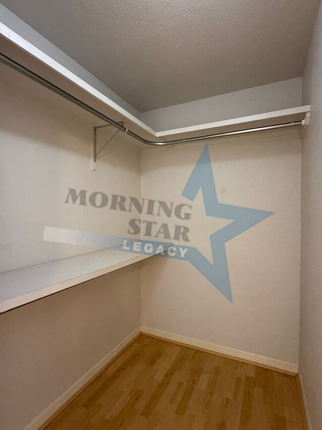 Building Photo - Spacious 3-Bedroom Home Off Roadrunner!
