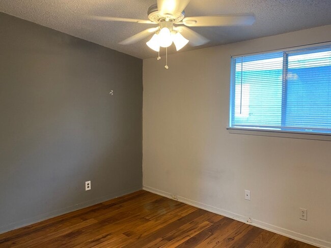 Building Photo - 3816 Speedway