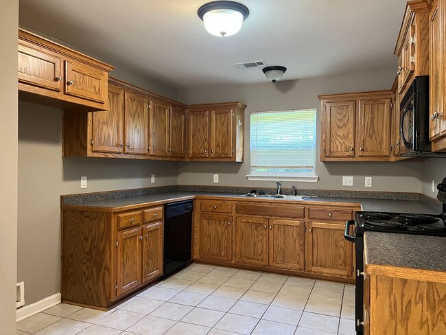 Building Photo - 329 Autumn Dr